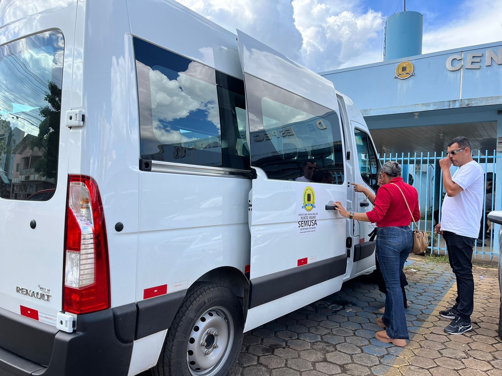 Van da Saúde, destinada por Márcio Pacele, faz primeira viagem a Porto Velho